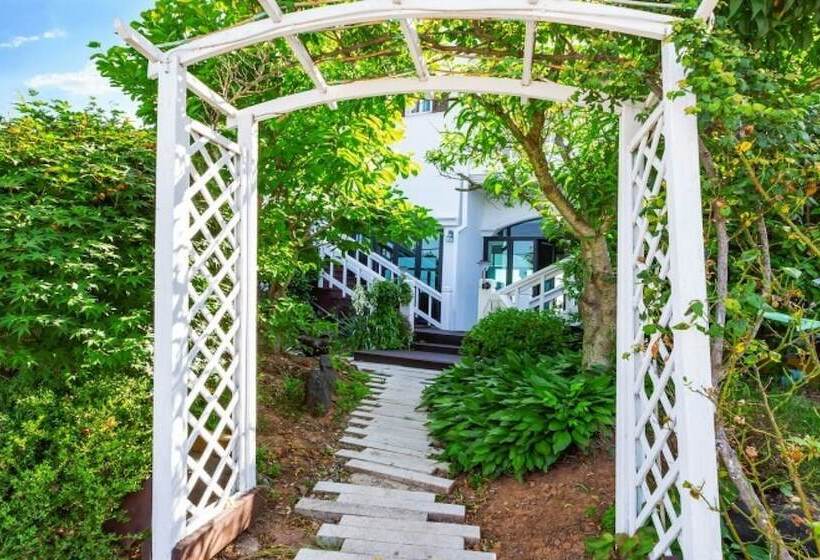 Taean Gold Hue Pension