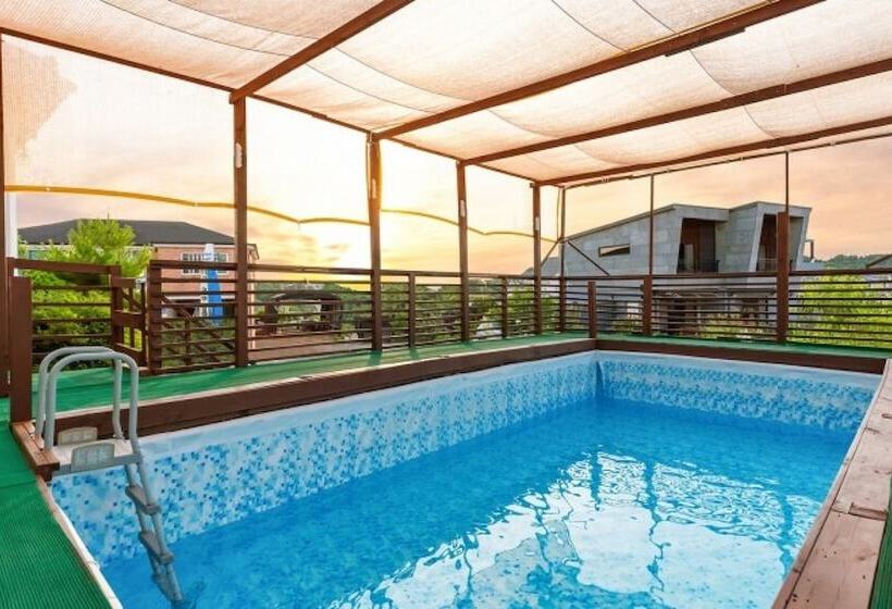 Taean Gold Hue Pension