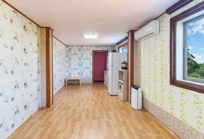 Taean Gomseom Hwangto Village Pension