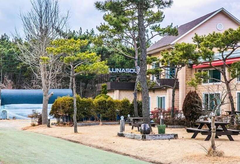 Taean Lunasol Pension