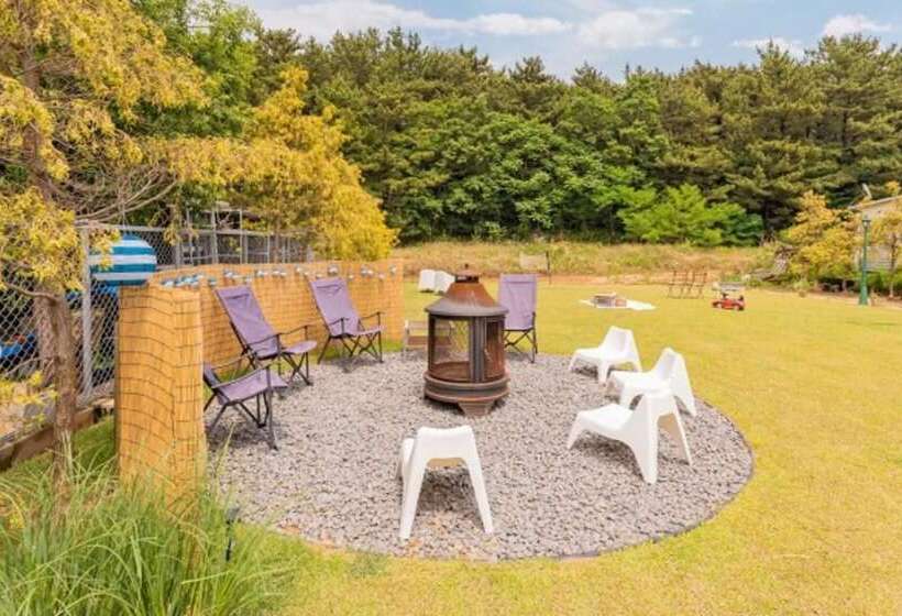 Taean Napoli Pension