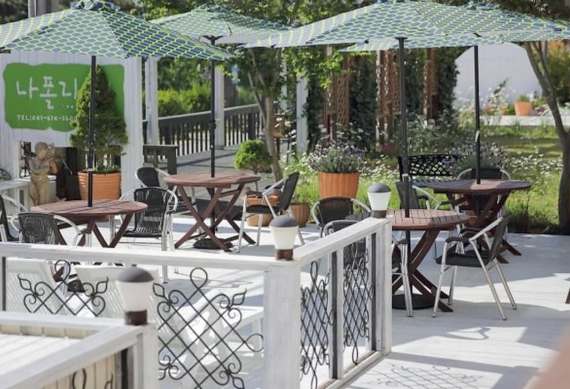 Taean Napoli Pension