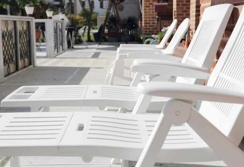 Taean Napoli Pension