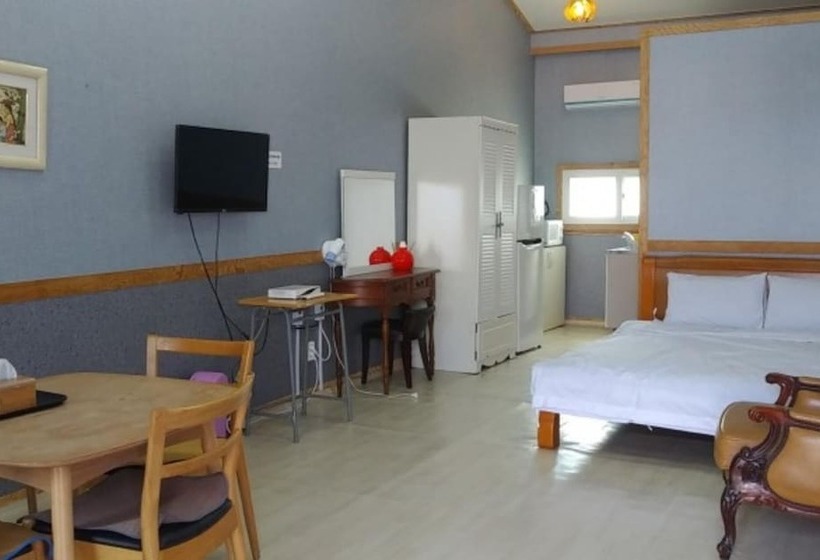 Taean Seaman House Pension