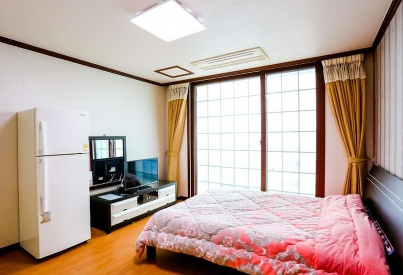 Taean Sinduri Park Pension