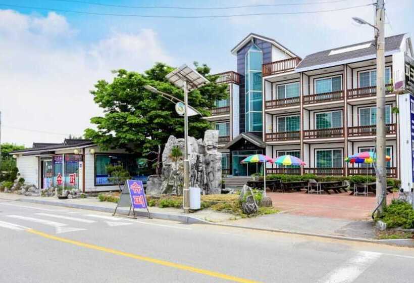 Taean Sinduri Park Pension