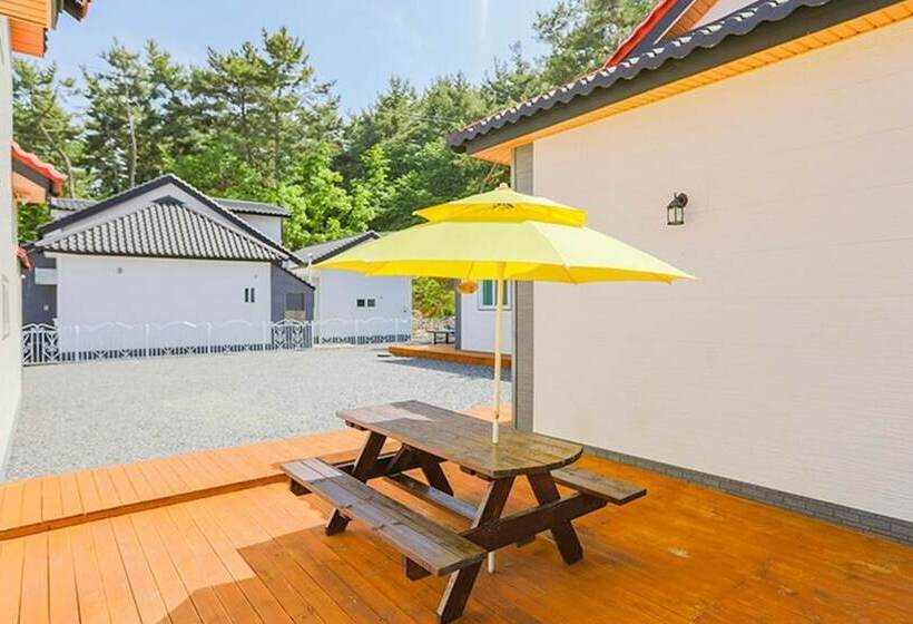 Taean Solbat Pension