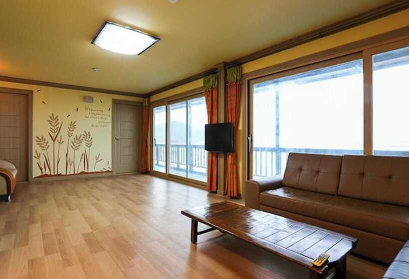 Taean  Ssingssing Pension