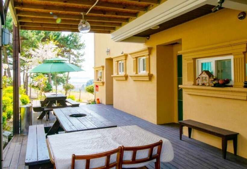 Taean Versailles Pension