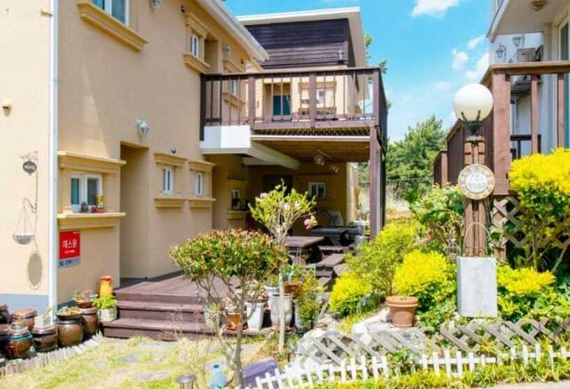 Taean Versailles Pension