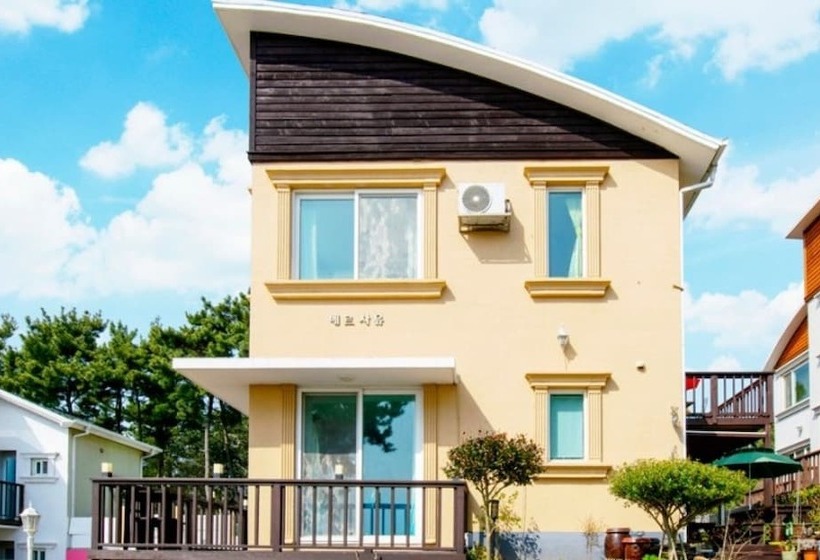 Taean Versailles Pension