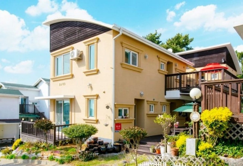 Taean Versailles Pension