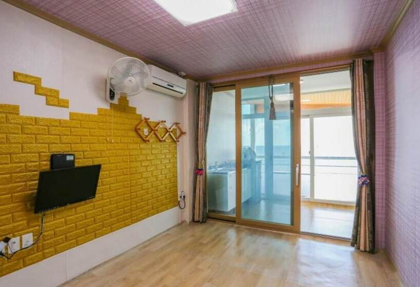 Uljin Haetteuneunjip Pension