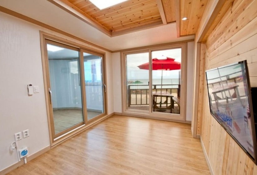 Uljin Saeparanggil Pension