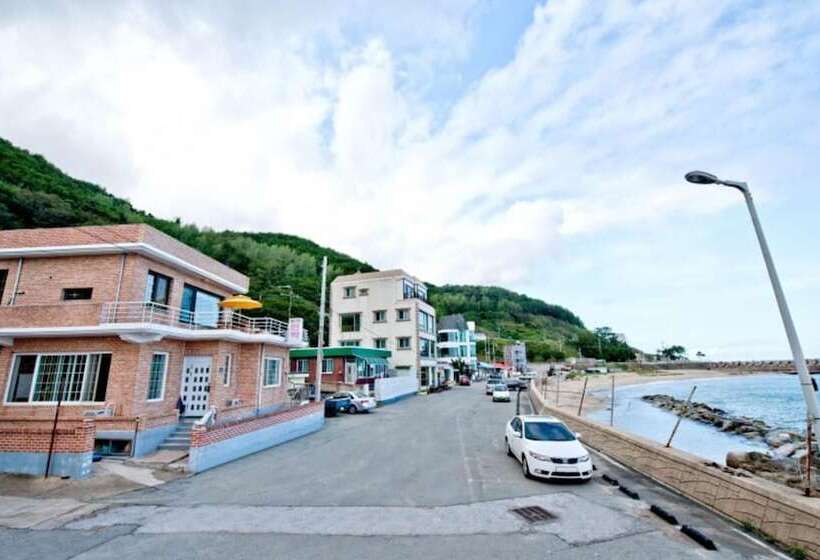 Uljin Saeparanggil Pension