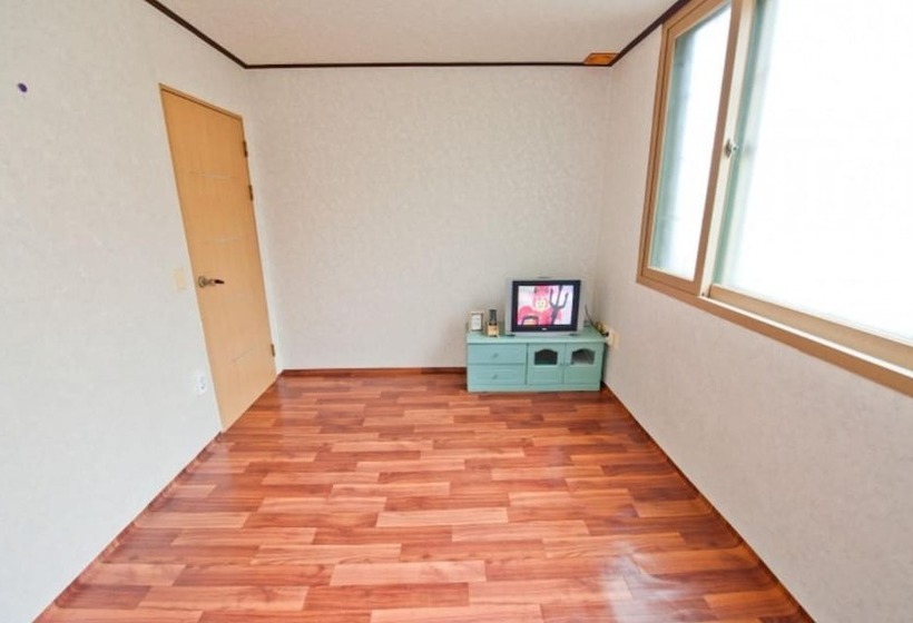 Uljin Saeparanggil Pension