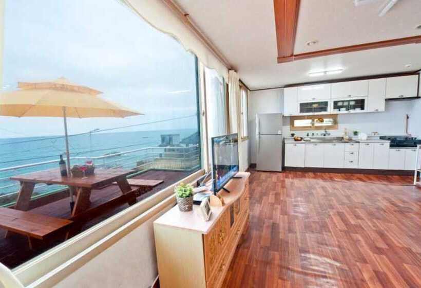 Uljin Saeparanggil Pension