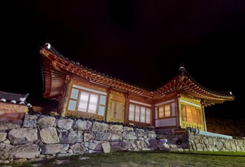 Wanju Hanok Pension Hyurim