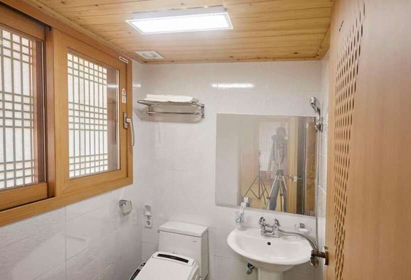 Wanju Hanok Pension Hyurim