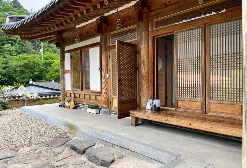 Wanju Hanok Pension Hyurim