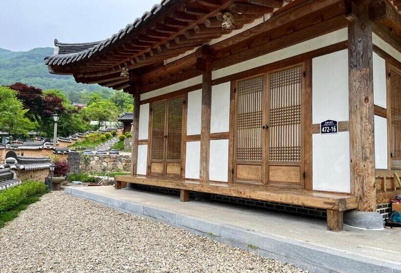 Wanju Hanok Pension Hyurim