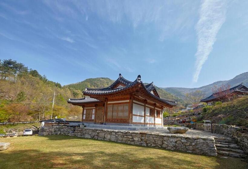 Wanju Hanok Pension Hyurim