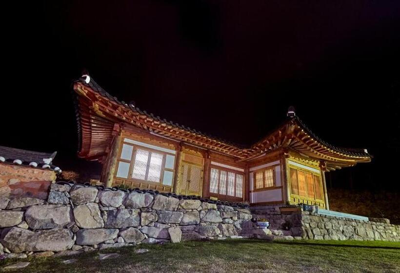 Wanju Hanok Pension Hyurim