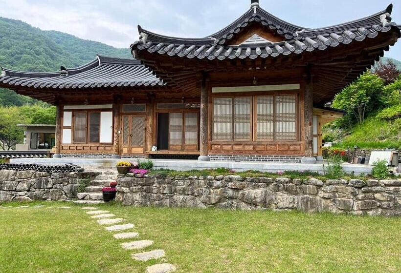 Wanju Hanok Pension Hyurim