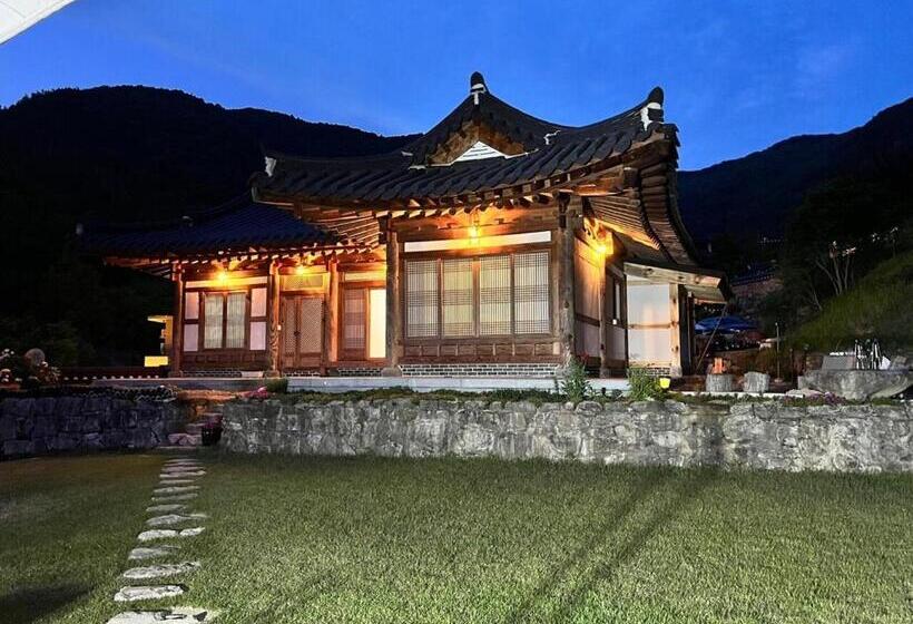 Wanju Hanok Pension Hyurim