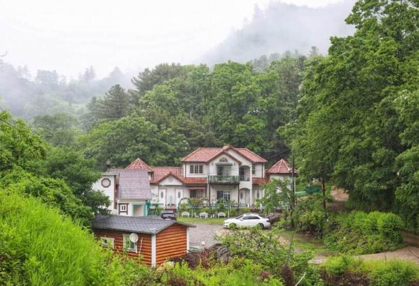 Yangpyeong 4hue House Pension