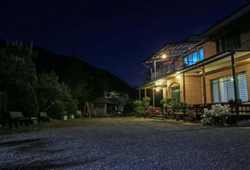 Yangpyeong Adeulbawi Pension