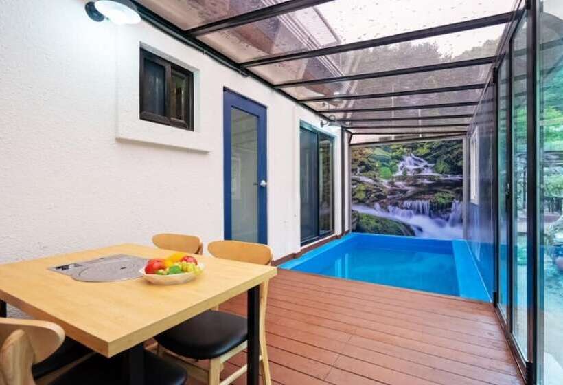 Yangpyeong Chorokbam Pool Villa Pension