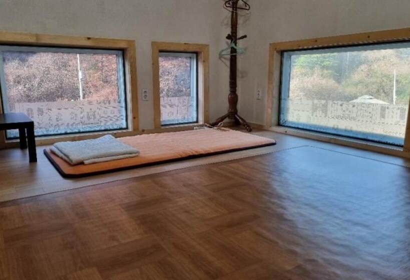 Yangpyeong Galgisan Forest Hill Pension