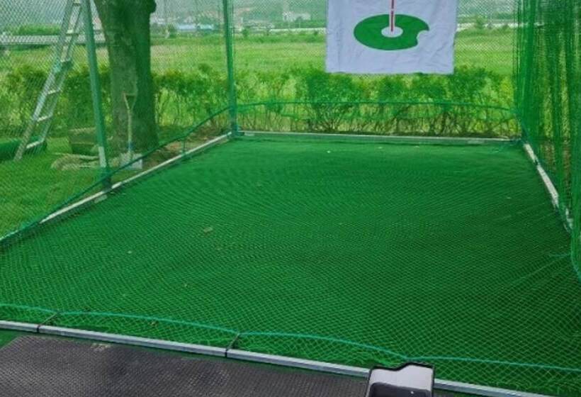 Yangpyeong Hayandohwaji Pension