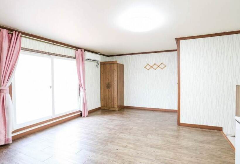 Yangpyeong Mountain Yard Pension