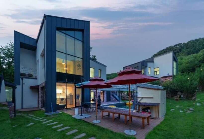 Yangpyeong Pension Abc Pool Villa