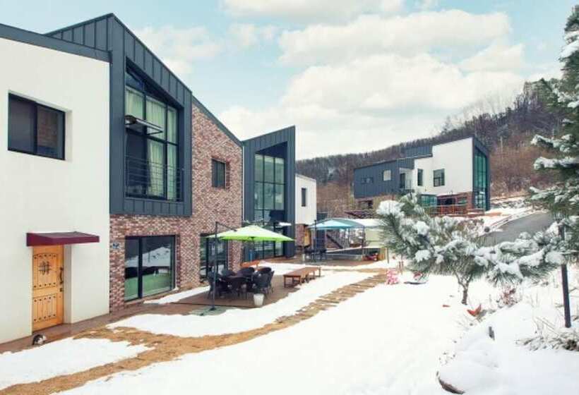 Yangpyeong Pension Abc Pool Villa