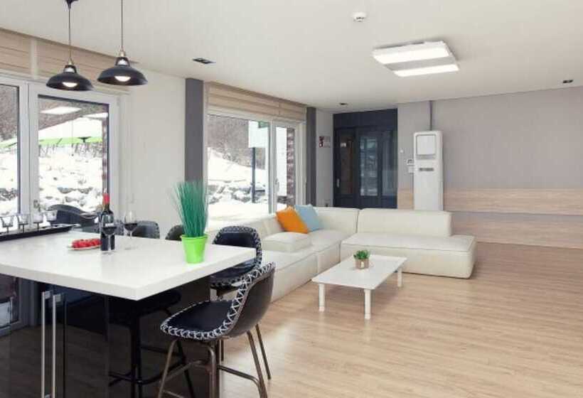 Yangpyeong Pension Abc Pool Villa