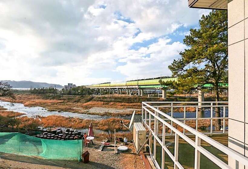 Yangpyeong San And Gang Pension