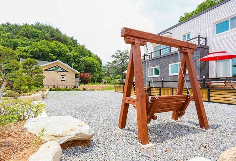 Yangpyeong Sonamujip Pension