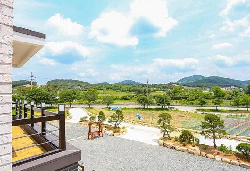 Yangpyeong Sonamujip Pension