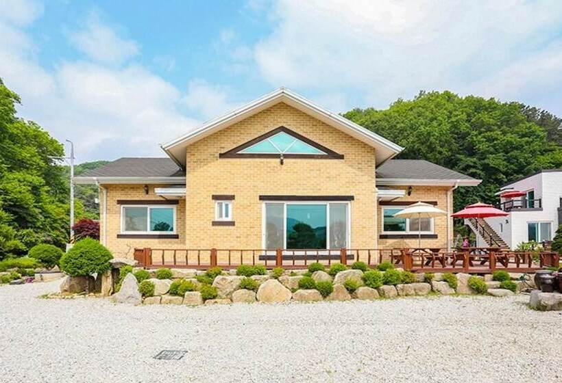 Yangpyeong Sonamujip Pension