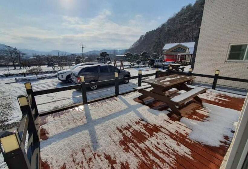 Yangpyeong Sonamujip Pension