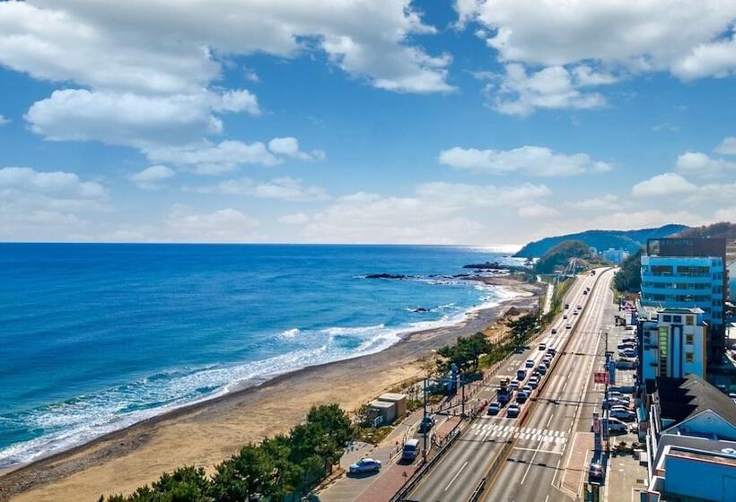 Yangyang Haettuneonchangmoon Pension