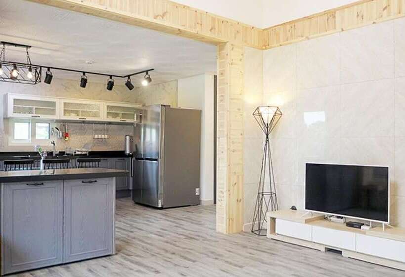 Yangyang Mono Tree Pension