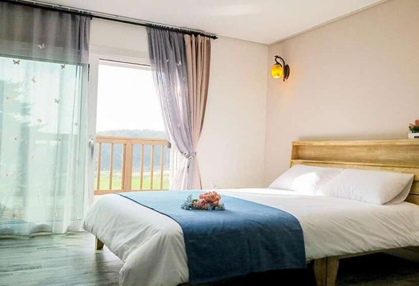 Yangyang Mono Tree Pension