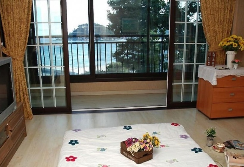 Yangyang Sea Garden Pension