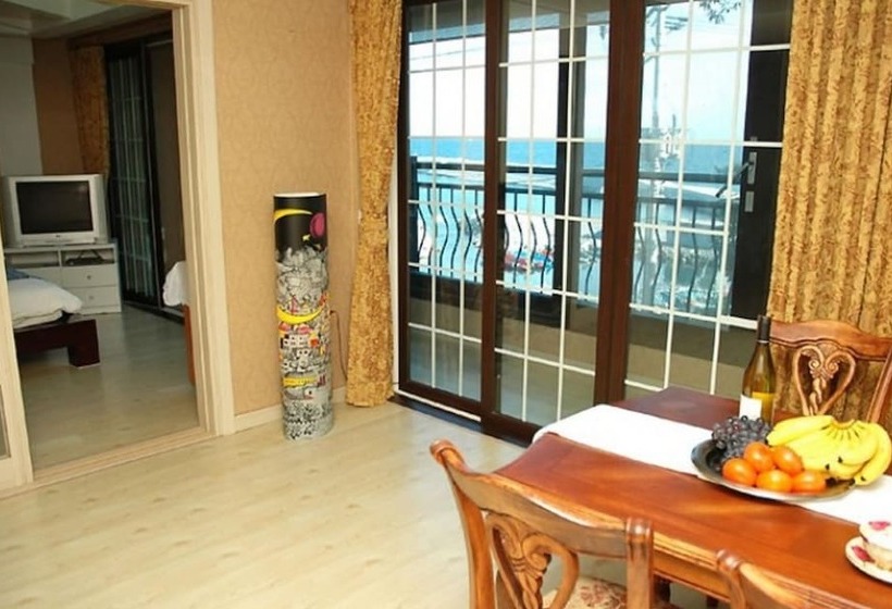 Yangyang Sea Garden Pension