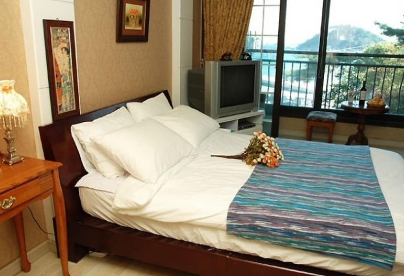 Yangyang Sea Garden Pension