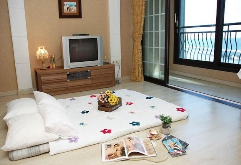 Yangyang Sea Garden Pension